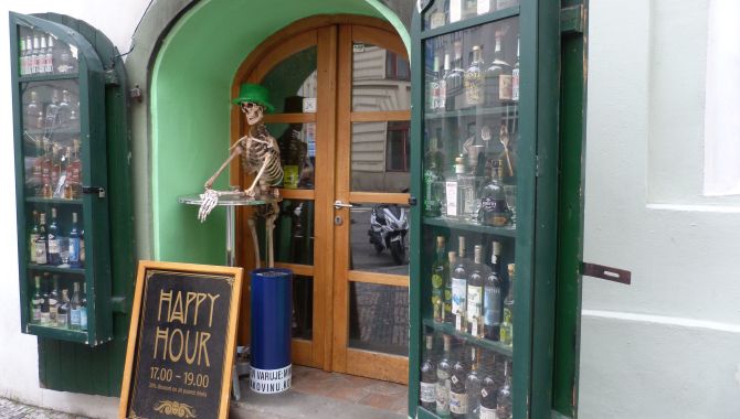 Prague bar absinthe