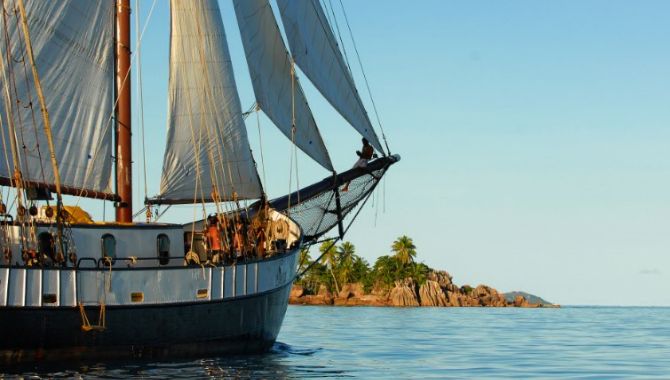 Silhouette Cruises Sea Pearl