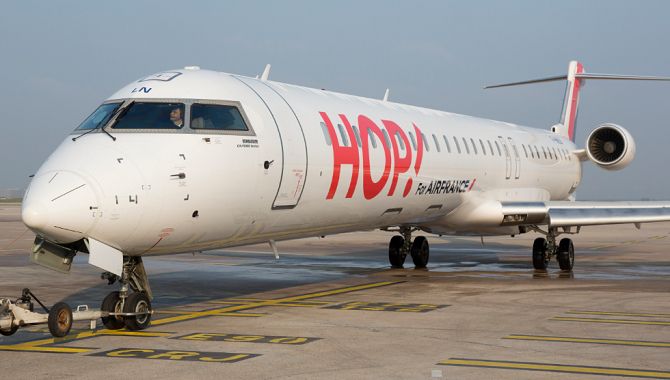 hop-crj-tarmac
