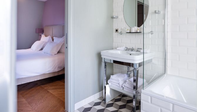 monsieur-cadet-salle-de-bain