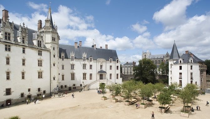 nantes-chateau-ducs-de-bretagne-facade