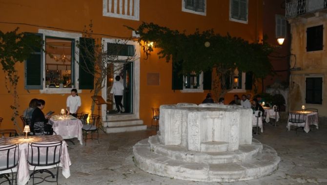 Corfou restaurant Venetian Well