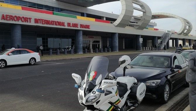Dakar aeroport Blaise Diagne facade