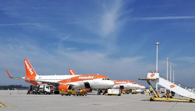 easyJet avions a Porto