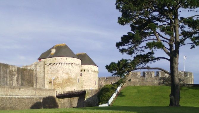 Brest tours chateau